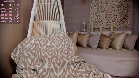 Snapshot of _luna_dupont_ chatting on February 2025 12:39:01 PM Luna online show from February 2025 12:39:01 PM