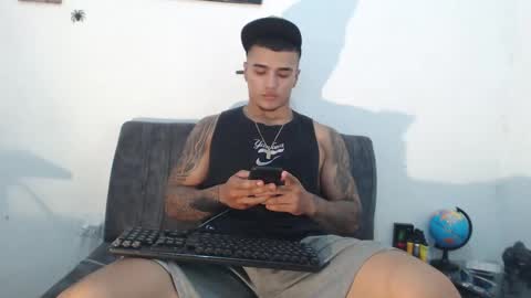 Snapshot of _luxury_23 chatting on December 2024 08:23:02 PM STIVEN online show from December 2024 08:23:02 PM