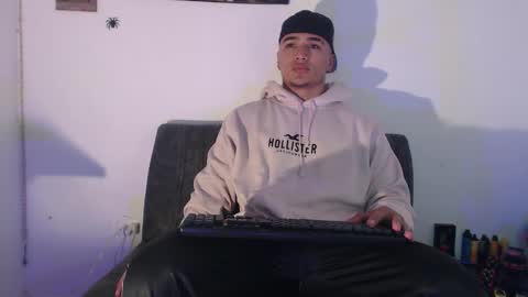 Snapshot of _luxury_23 chatting on January 2025 12:11:02 PM STIVEN online show from January 2025 12:11:02 PM