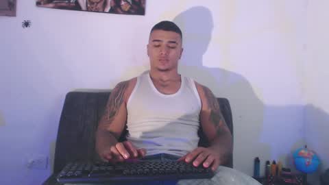 Snapshot of _luxury_23 chatting on February 2025 12:33:01 PM STIVEN online show from February 2025 12:33:01 PM