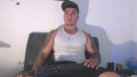 Snapshot of _luxury_23 chatting on February 2025 05:51:02 AM STIVEN online show from February 2025 05:51:02 AM