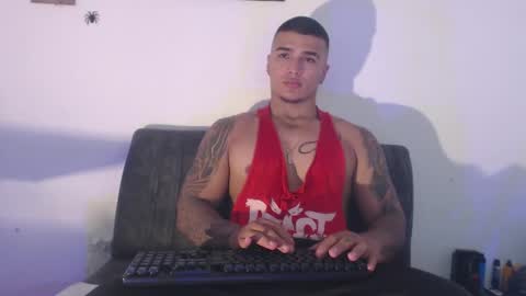 Snapshot of _luxury_23 chatting on March 2025 05:42:02 AM STIVEN online show from March 2025 05:42:02 AM