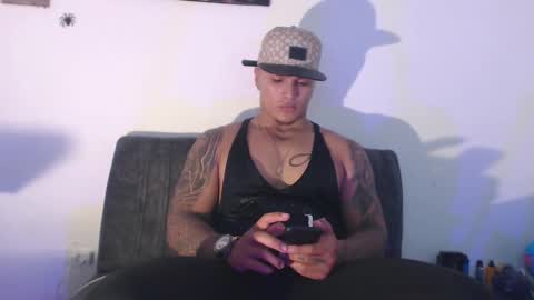 Snapshot of _luxury_23 chatting on March 2025 03:51:01 AM STIVEN online show from March 2025 03:51:01 AM