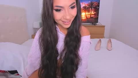 Lynna online show from October 2025 11:24:01 PM