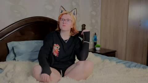 _lynxie_ online show from June 2026 09:14:01 AM