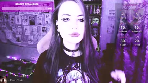 Mia online show from March 2026 12:44:02 PM