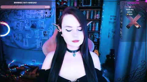 Mia online show from May 2026 07:08:02 PM