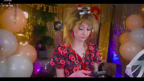 Madina- Mads online show from October 2025 11:04:01 PM