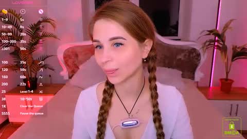 Eva  online show from October 2025 11:36:01 PM