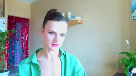 Sophia online show from August 2026 10:03:01 AM