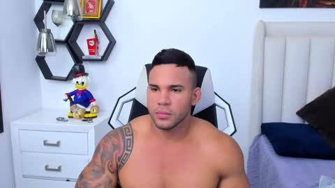 Snapshot of _matthew_santos_ chatting on January 2025 10:45:01 PM _matthew_santos_ online show from January 2025 10:45:01 PM