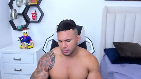 Snapshot of _matthew_santos_ chatting on February 2025 02:05:02 AM _matthew_santos_ online show from February 2025 02:05:02 AM