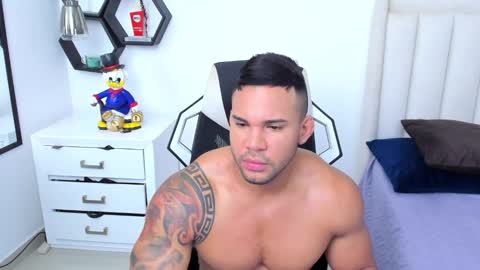 Snapshot of _matthew_santos_ chatting on February 2025 10:03:02 AM _matthew_santos_ online show from February 2025 10:03:02 AM