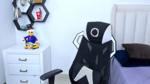 Snapshot of _matthew_santos_ chatting on February 2025 09:50:01 PM _matthew_santos_ online show from February 2025 09:50:01 PM