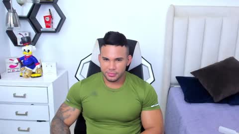 Snapshot of _matthew_santos_ chatting on February 2025 03:08:02 AM _matthew_santos_ online show from February 2025 03:08:02 AM