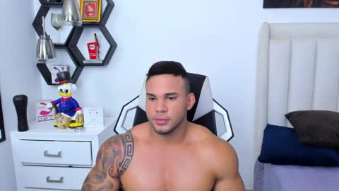 Snapshot of _matthew_santos_ chatting on February 2025 08:40:01 PM _matthew_santos_ online show from February 2025 08:40:01 PM