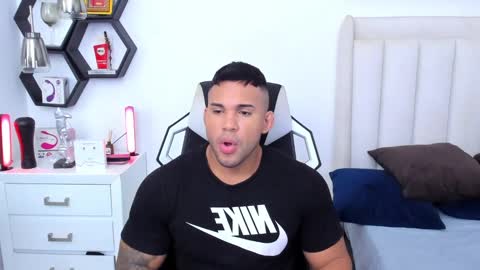 Snapshot of _matthew_santos_ chatting on March 2025 09:26:01 PM _matthew_santos_ online show from March 2025 09:26:01 PM