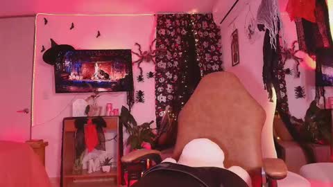 Marce  online show from October 2025 12:17:02 PM