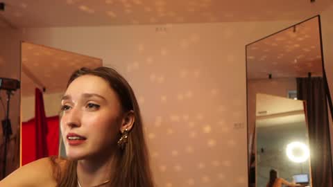 Snapshot of _meganmeow_ chatting on December 2024 06:48:02 AM Saturday - start 2030-2130 GMT online show from December 2024 06:48:02 AM