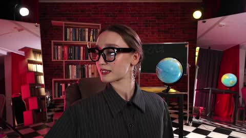 Snapshot of _meganmeow_ chatting on October 2025 08:18:02 PM Saturday - start 2030-2130 GMT online show from October 2025 08:18:02 PM