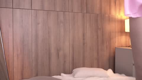     online show from September 2025 06:46:01 PM