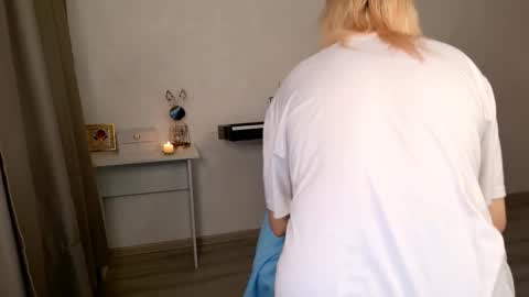 _meow_neko_ online show from November 2025 08:47:02 PM