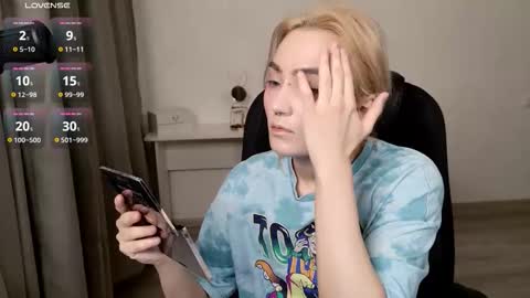 _meow_neko_ online show from February 2026 04:50:01 PM