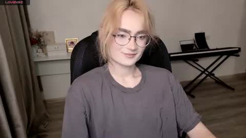 _meow_neko_ online show from July 2026 12:46:02 PM