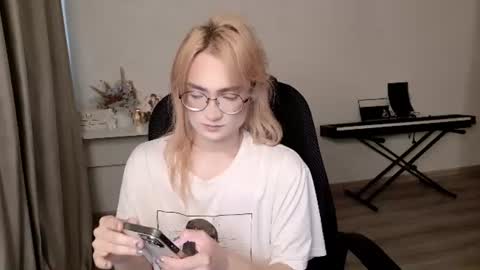 _meow_neko_ online show from July 2026 11:49:02 AM