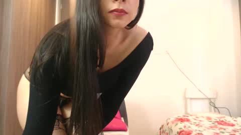 Snapshot of _mia_angel17 chatting on June 2026 06:54:02 PM MIA online show from June 2026 06:54:02 PM