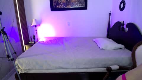  Mia  online show from March 2026 12:55:01 PM