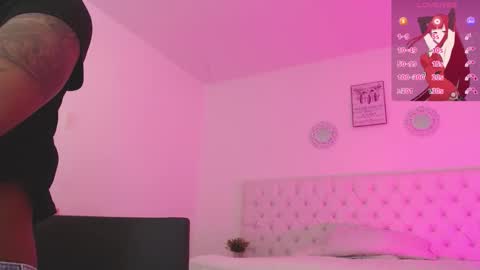 Paula online show from October 2025 11:19:01 AM