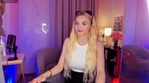 Mila online show from May 2026 08:37:01 PM