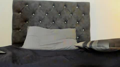 _milann_1 online show from July 2026 02:09:02 AM