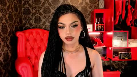 Raven Strauss online show from November 2025 05:22:01 PM