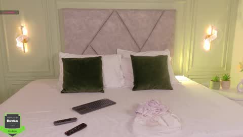 kimberley cruz online show from March 2026 12:54:02 PM