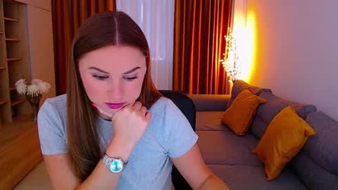 Mia online show from October 2025 06:12:01 AM