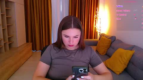 Mia online show from June 2026 06:49:02 AM