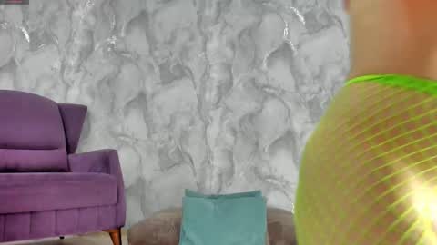 Snapshot of _miss_strawberry_ chatting on November 2025 08:26:02 AM Sofia birthday october 29 online show from November 2025 08:26:02 AM