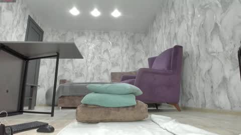 Snapshot of _miss_strawberry_ chatting on December 2025 07:38:01 AM Sofia birthday october 29 online show from December 2025 07:38:01 AM