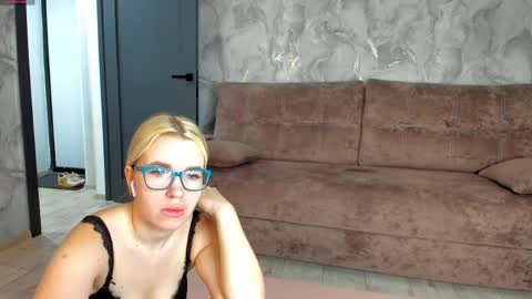 Snapshot of _miss_strawberry_ chatting on March 2026 06:25:01 AM Sofia birthday october 29 online show from March 2026 06:25:01 AM