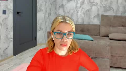 Snapshot of _miss_strawberry_ chatting on April 2026 06:58:02 AM Sofia birthday october 29 online show from April 2026 06:58:02 AM