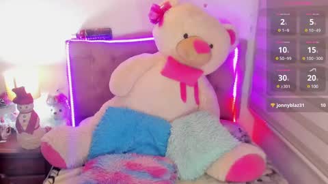 Snapshot of _missemily chatting on December 2024 04:01:02 AM Emi online show from December 2024 04:01:02 AM