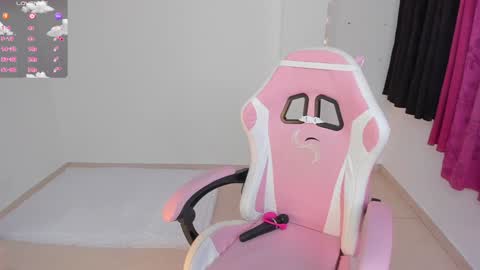 Snapshot of _misshoneyxx chatting on January 2025 03:52:01 AM Hanna Idependent Model online show from January 2025 03:52:01 AM