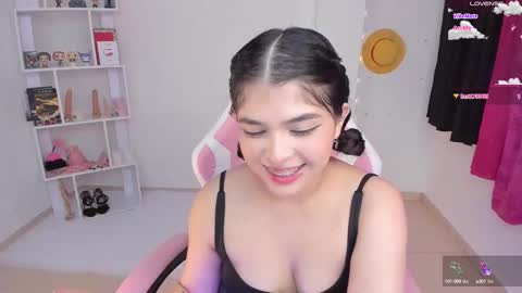 Snapshot of _misshoneyxx chatting on February 2025 02:01:01 AM Hanna Idependent Model online show from February 2025 02:01:01 AM