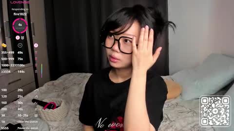 Snapshot of _molly_molly_molly_ chatting on October 2025 12:14:01 PM _molly_molly_molly_ online show from October 2025 12:14:01 PM