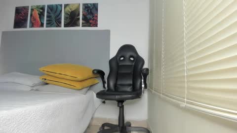 _molly_rosse_ online show from February 2026 11:47:02 AM