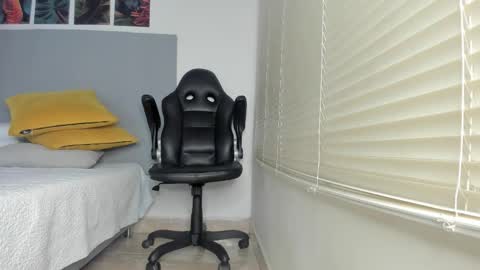 _molly_rosse_ online show from February 2026 12:05:02 PM