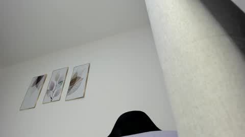 _molly_rosse_ online show from May 2026 12:00:02 PM