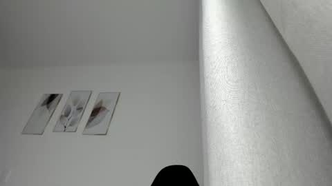 _molly_rosse_ online show from May 2026 12:01:01 PM